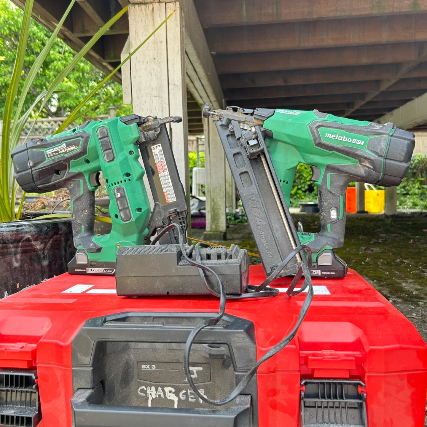 Metabo HPT 18V Cordless Nailer Kit - photo 3