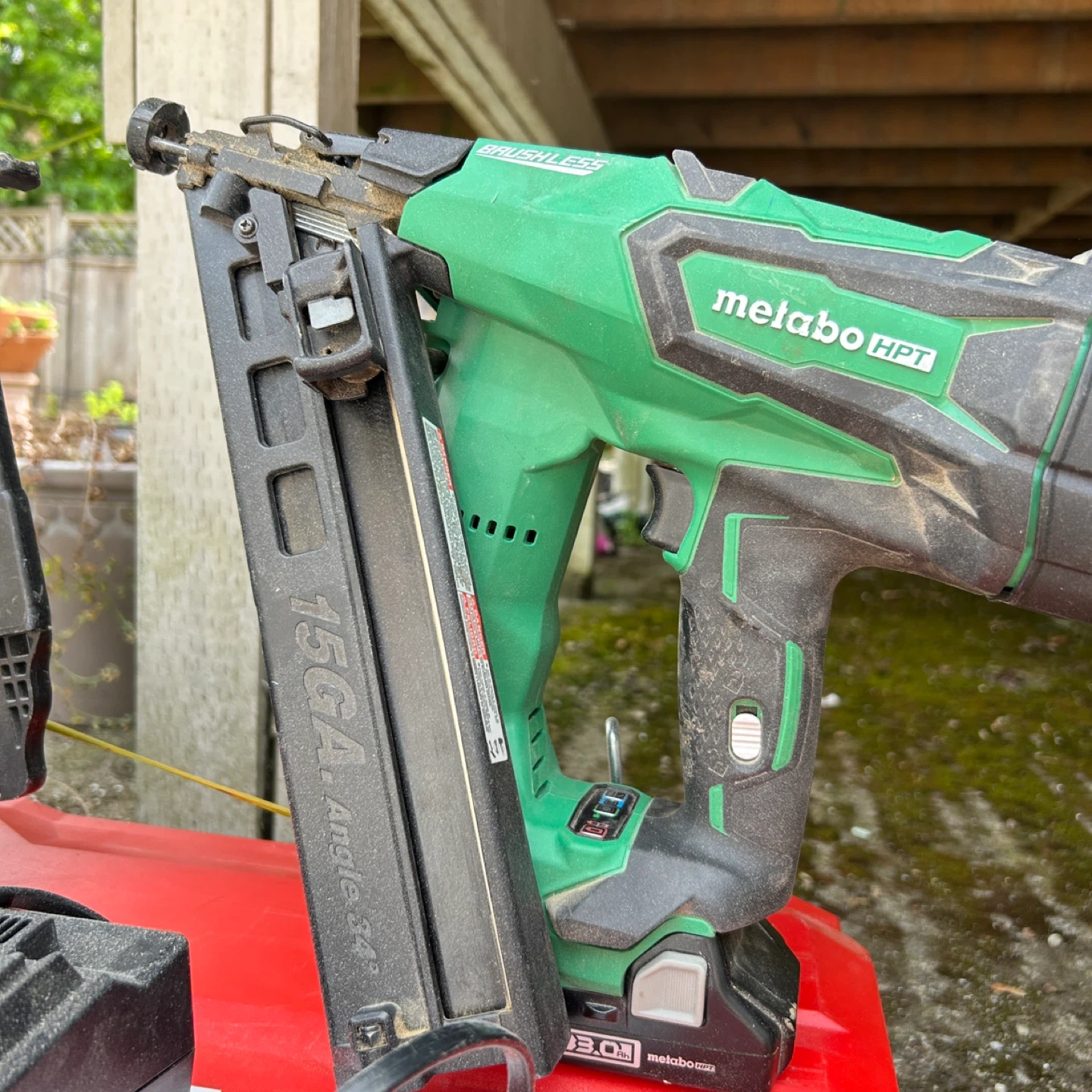 Metabo HPT 18V Cordless Nailer Kit - photo 2