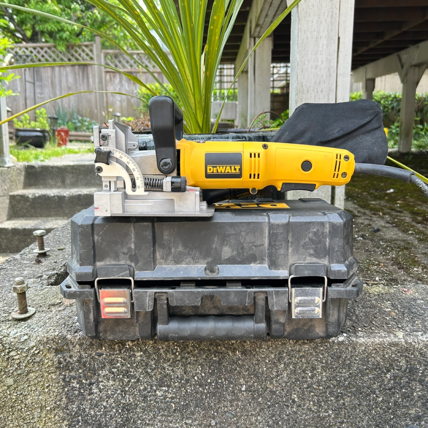 DEWALT Biscuit Jointer & Case - photo 2
