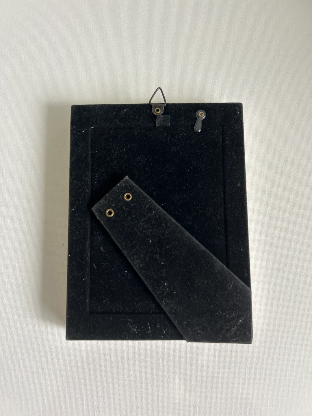 Small Oval Opening Picture Frame - photo 3