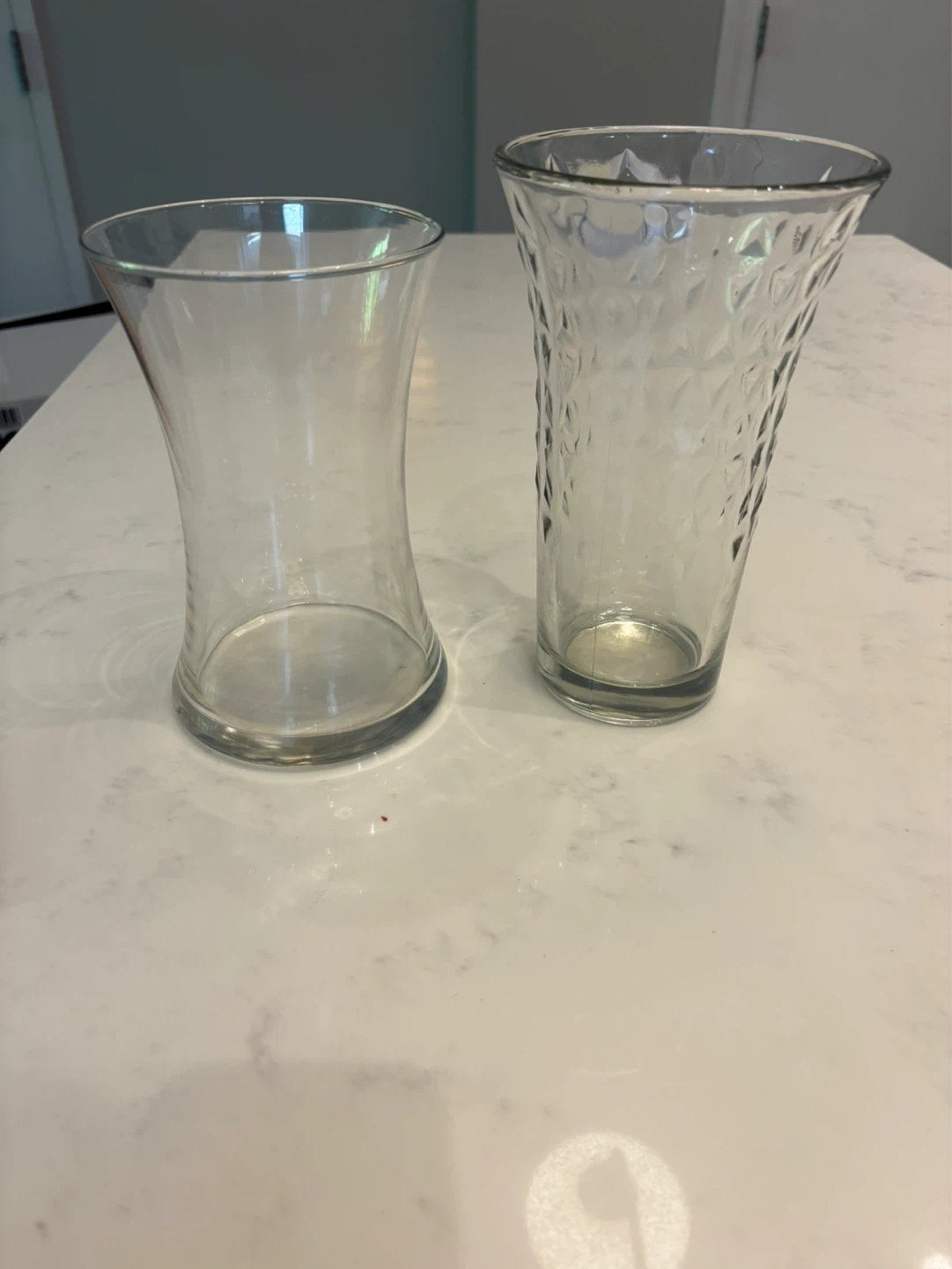 Set of 2 Clear Glass Vases