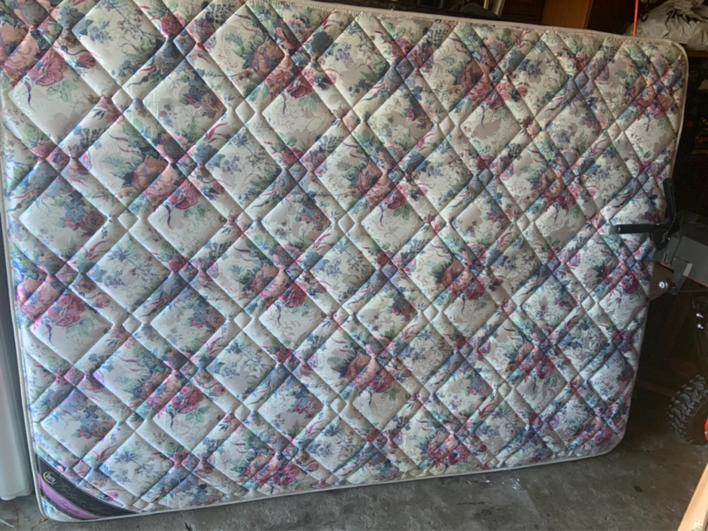 Sealy Queen Mattress - photo 2