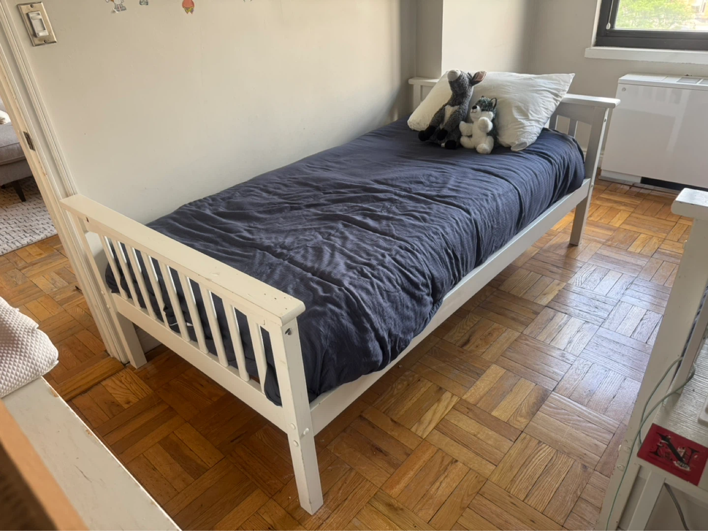White Solid Wood Twin Bed Frames