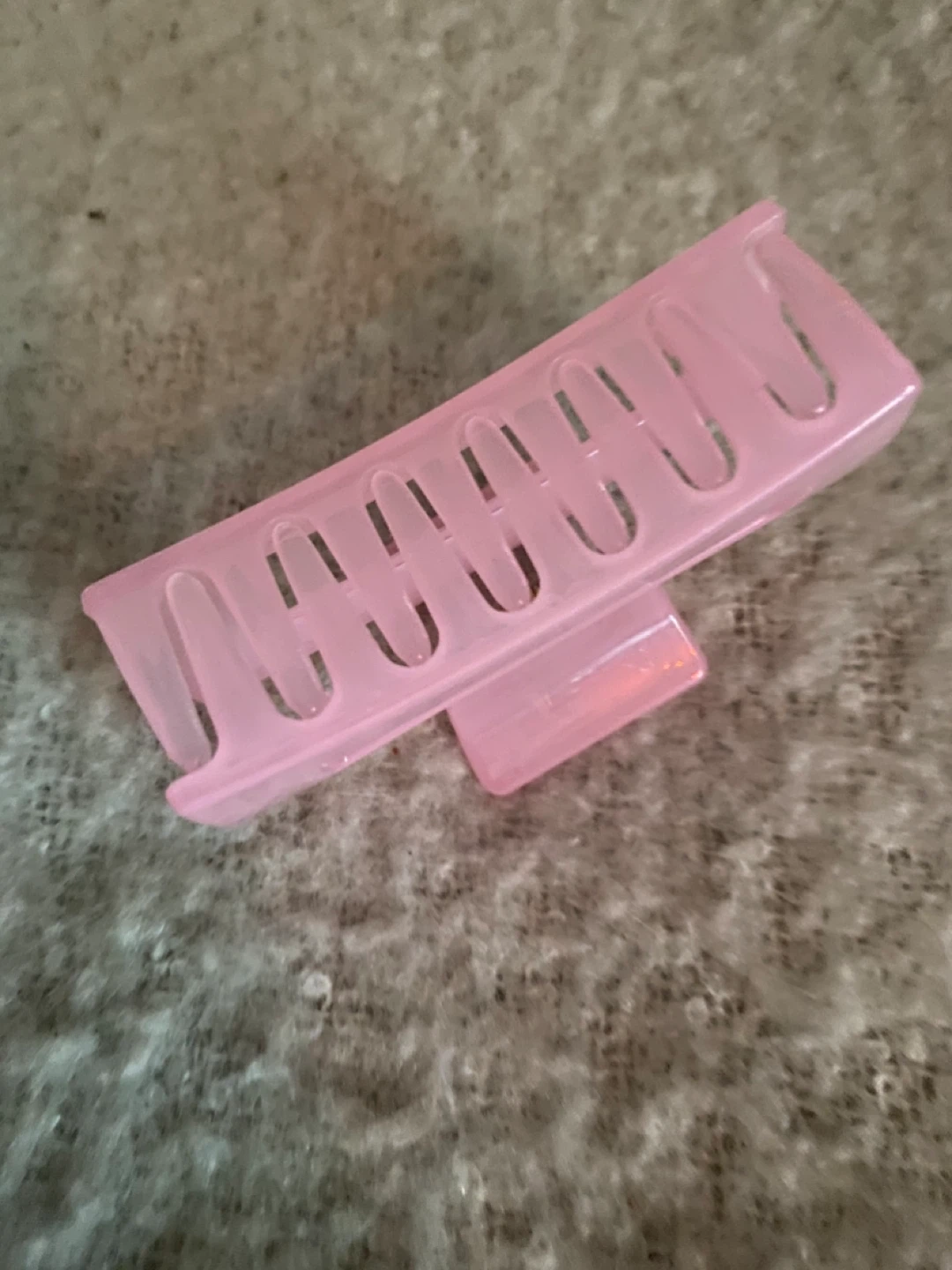 Pink Claw Clip Hair Accessory - photo 2