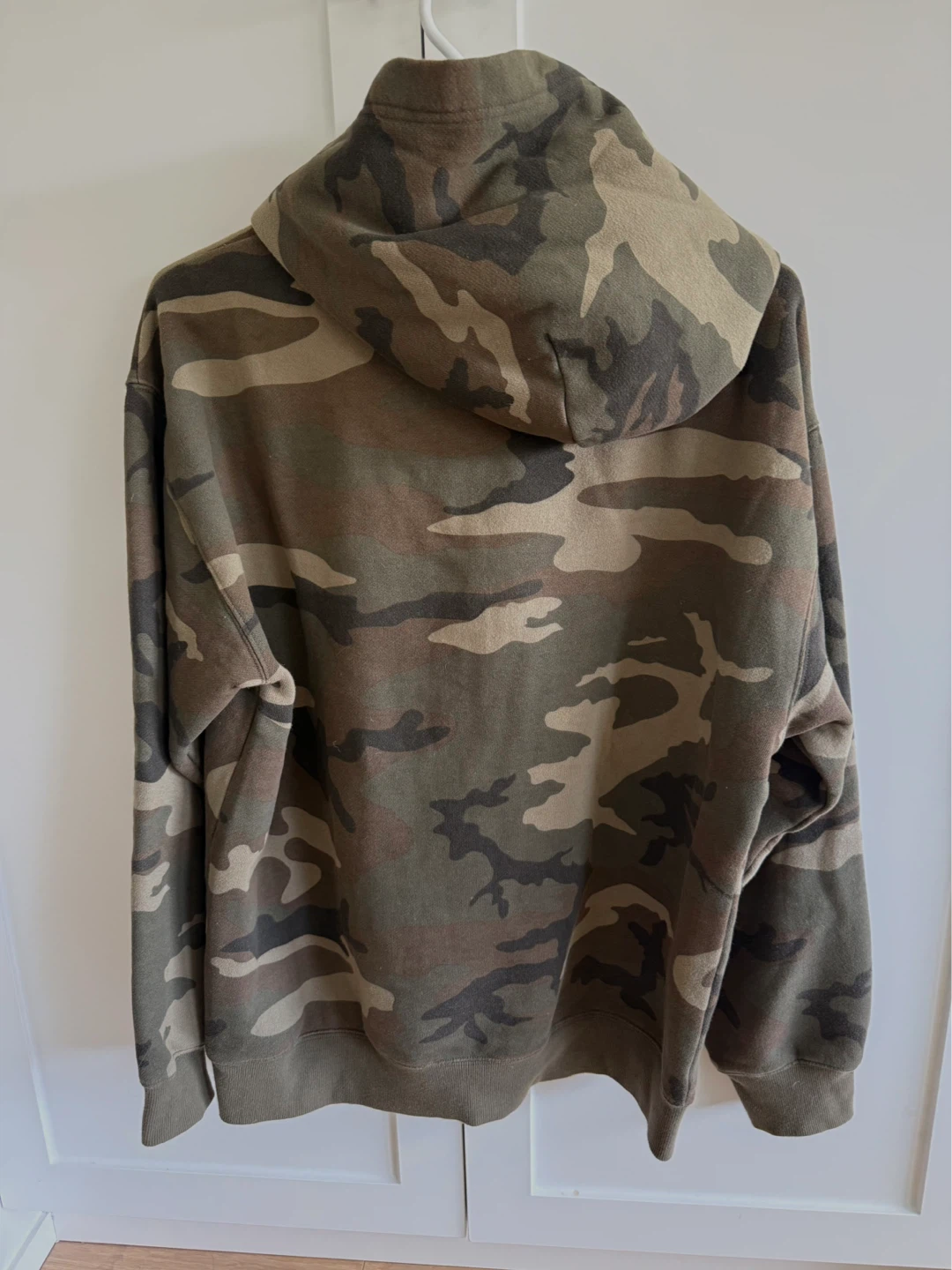 Aritzia TNA Camo Hoodie - photo 2