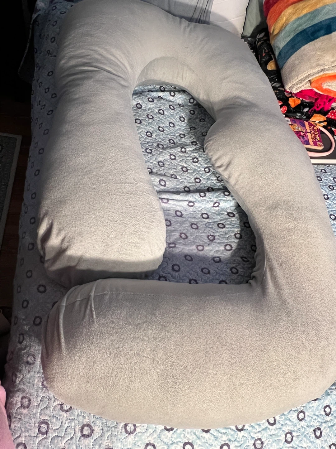 U-Shaped Pregnancy Pillow - photo 2