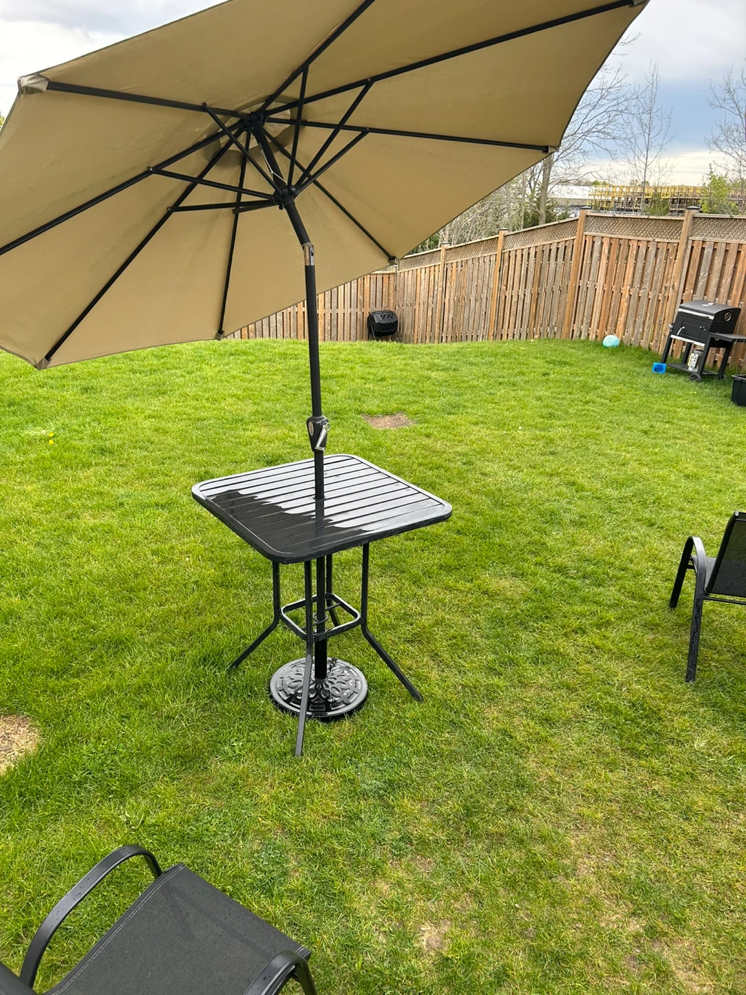 Bar height table with Umbrella - photo 2