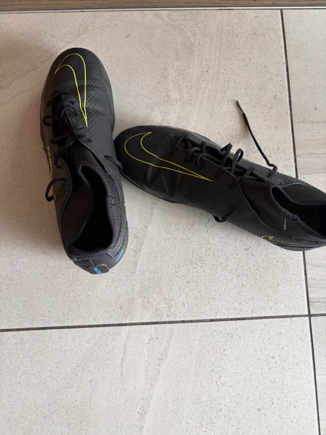 Nike Phantom Soccer Cleats