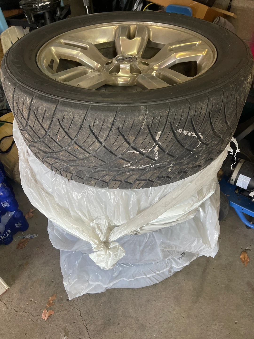 Oem 20” Ford Adrenalin wheels - photo 2