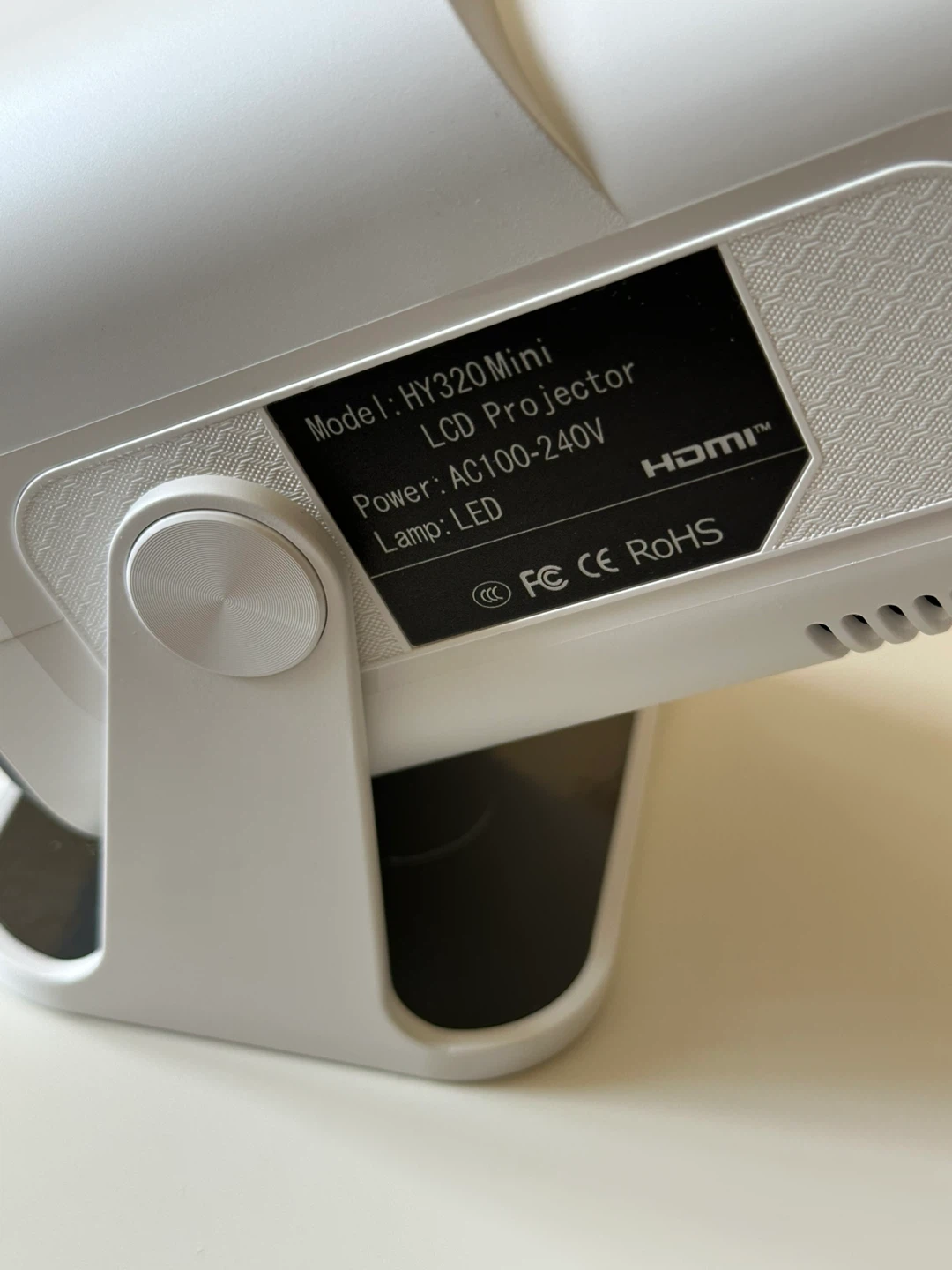 HY320Mini LCD Projector with Remote - photo 3