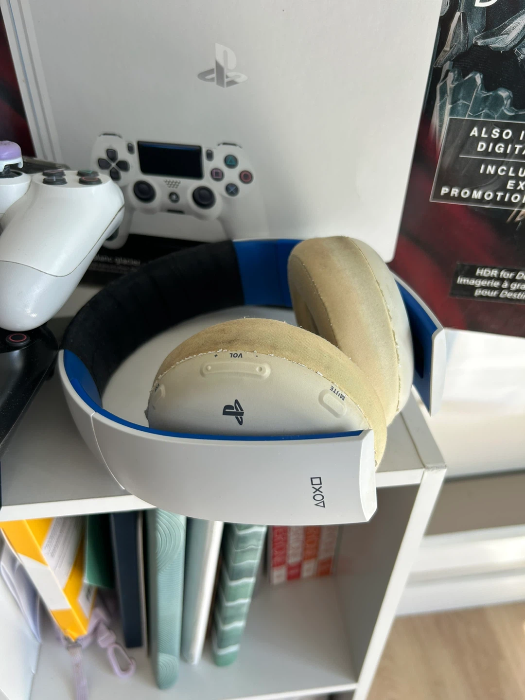 Sony PS4 Pro Limited Edition Console - photo 4