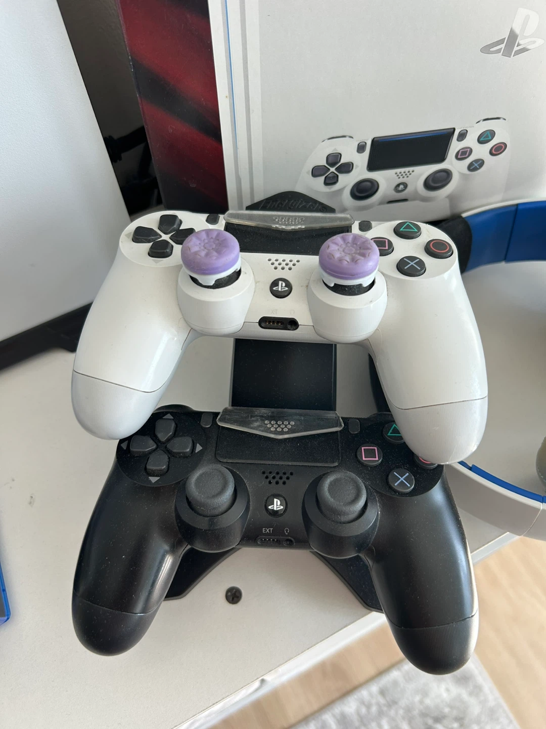 Sony PS4 Pro Limited Edition Console - photo 2