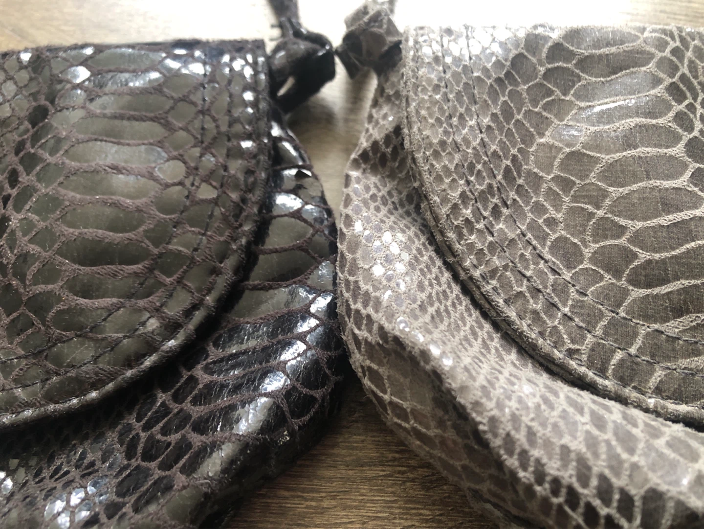 Two small crossbody bags, black and grey snakeskin pattern - photo 2