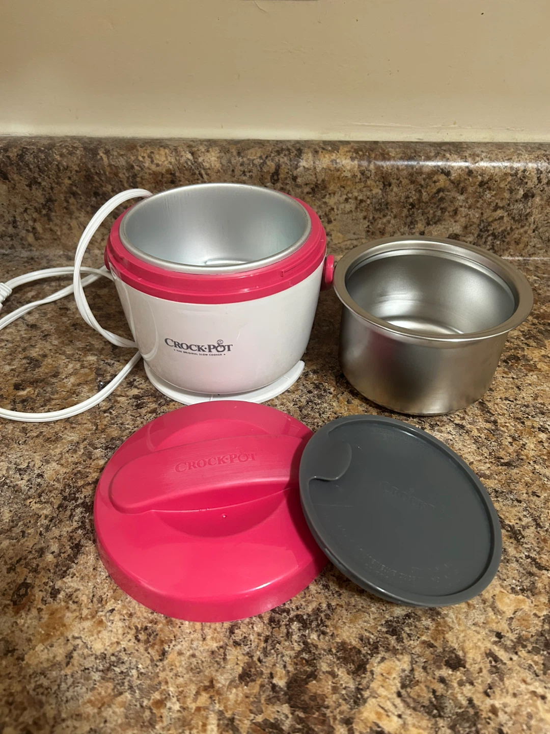 CrockPot Food Warmer – Hot Pink & White + 2 Travel Spoons