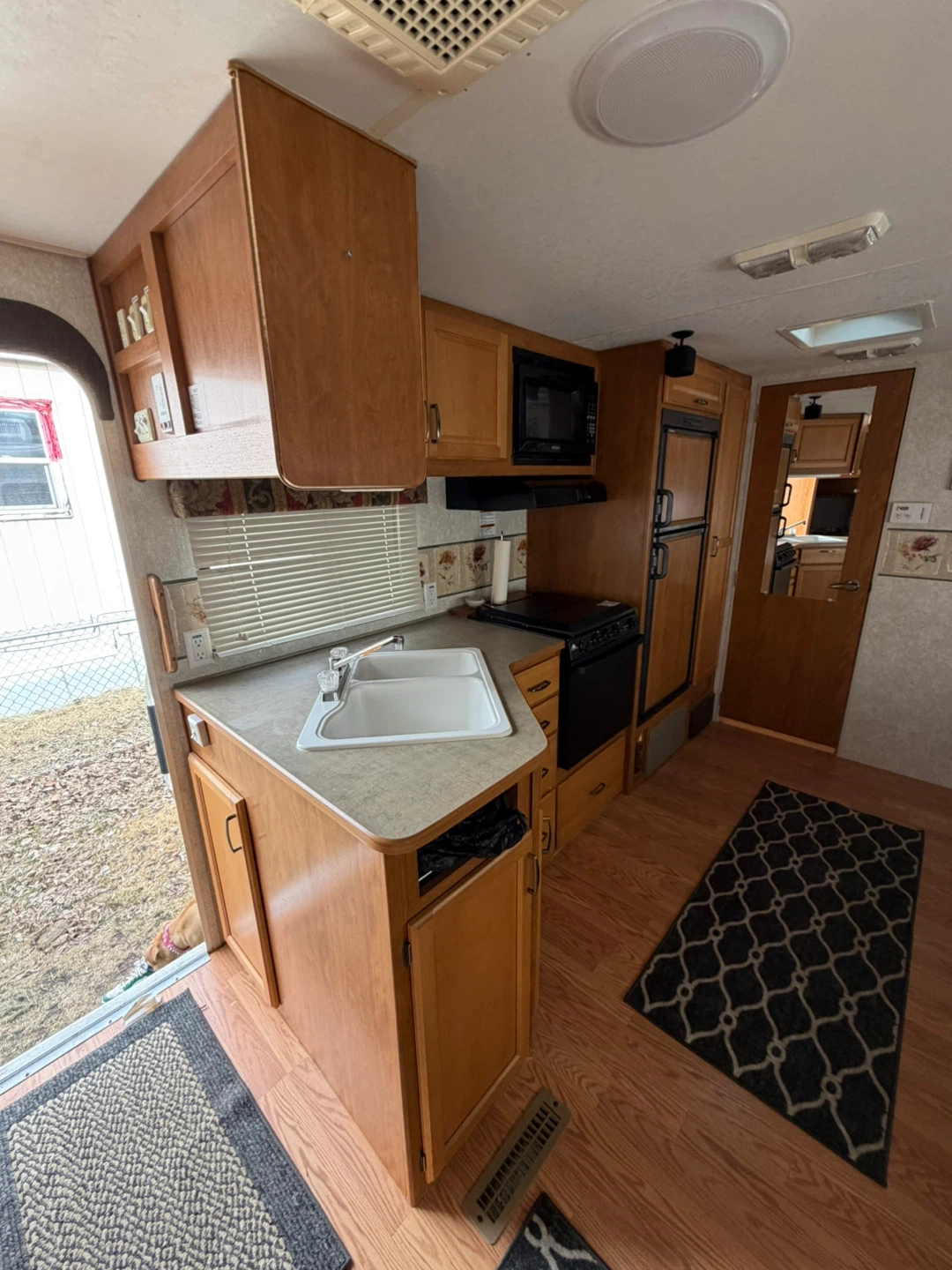 Fleetwood Prowler Regal Travel Trailer 2004 - photo 5