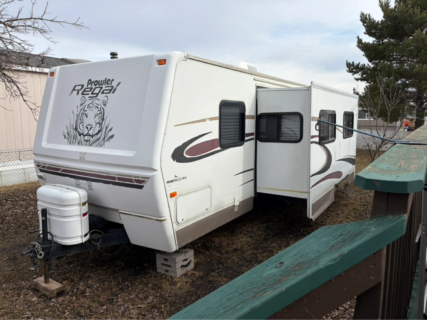 Fleetwood Prowler Regal Travel Trailer 2004