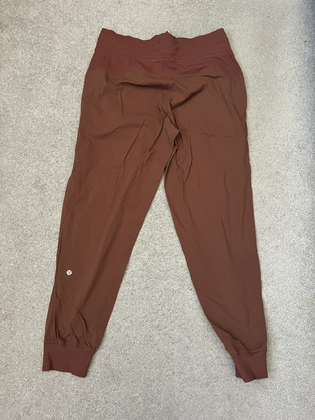 Size 10 lulu dance studio pants - photo 3