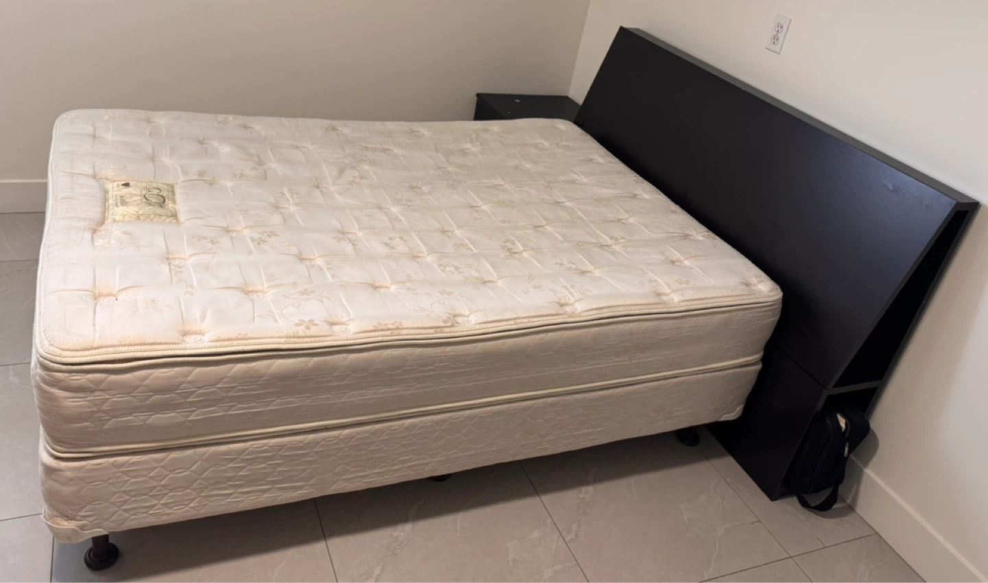Queen Bed + Mattress + Side Table - photo 2