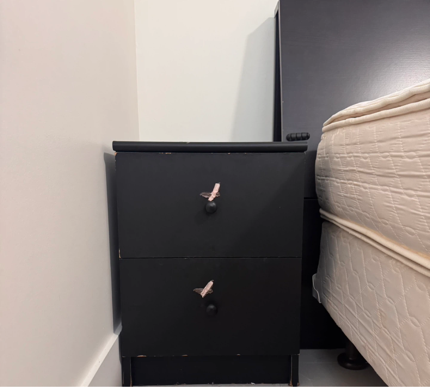 Queen Bed + Mattress + Side Table - photo 4