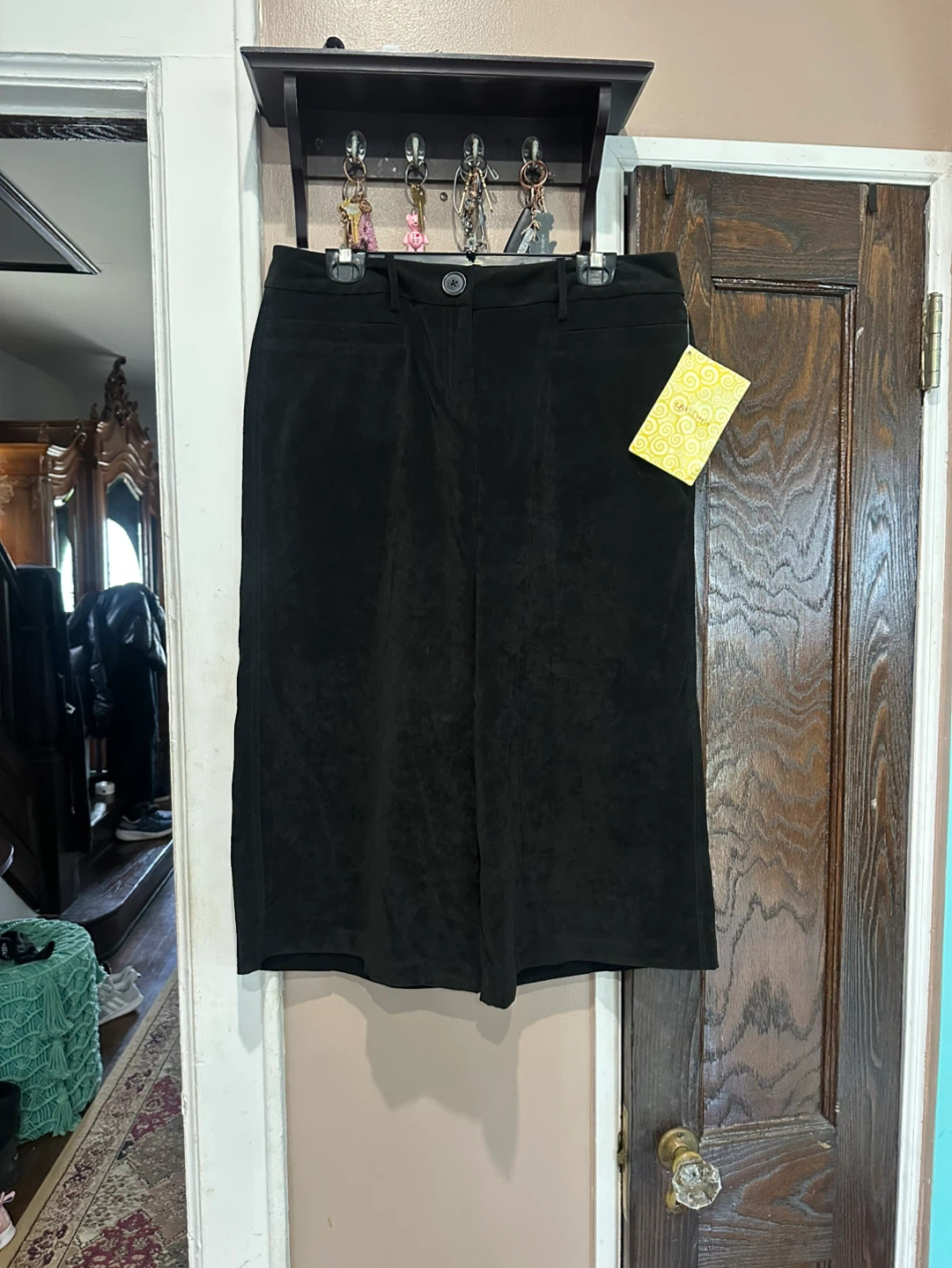 Nina Leonard Black Cropped Suede Culotte Pants