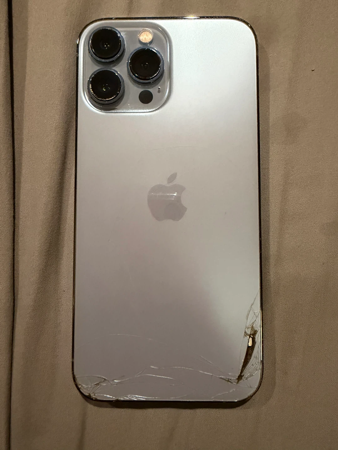 iPhone 13 Pro Max 256GB with case