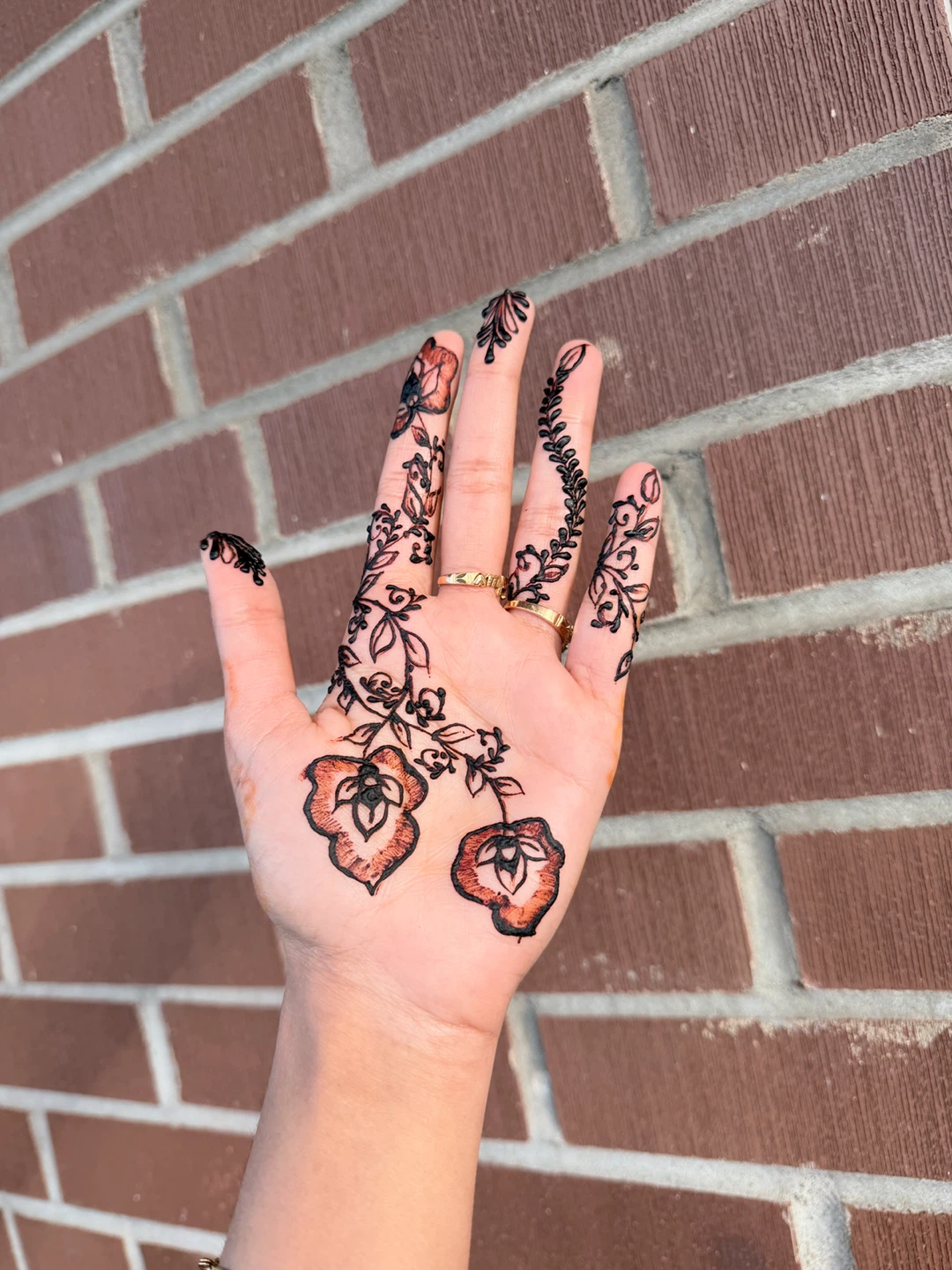 Floral Henna design - photo 2