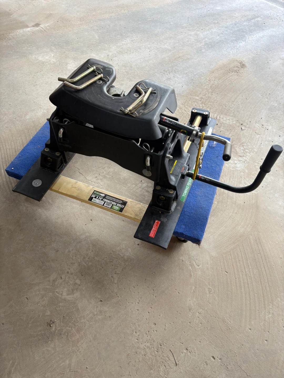 CURT Q20 5th Wheel Trailer Hitch - photo 4