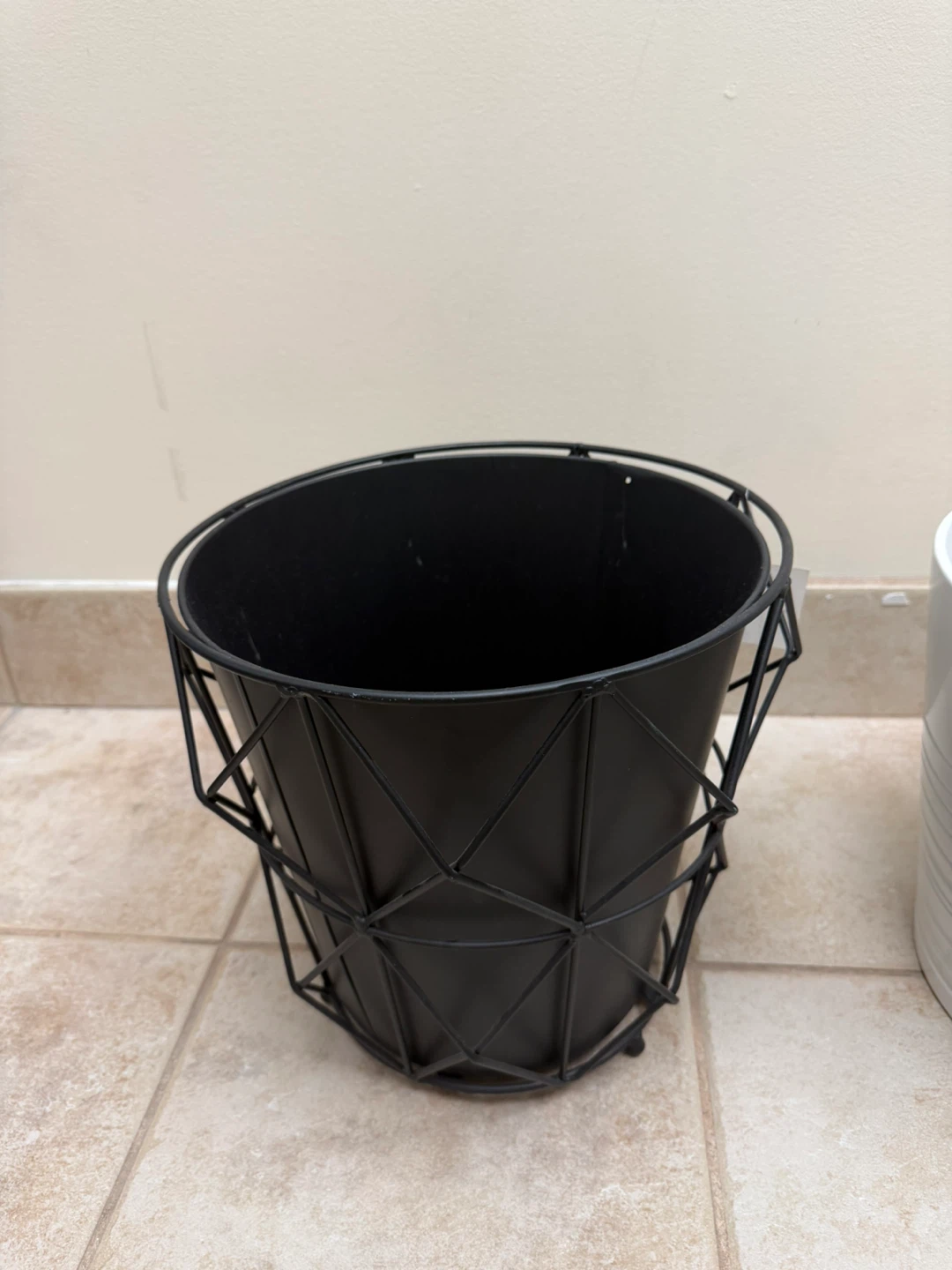 Black Geometric Wire Trash Can and White Planter Pot - photo 2