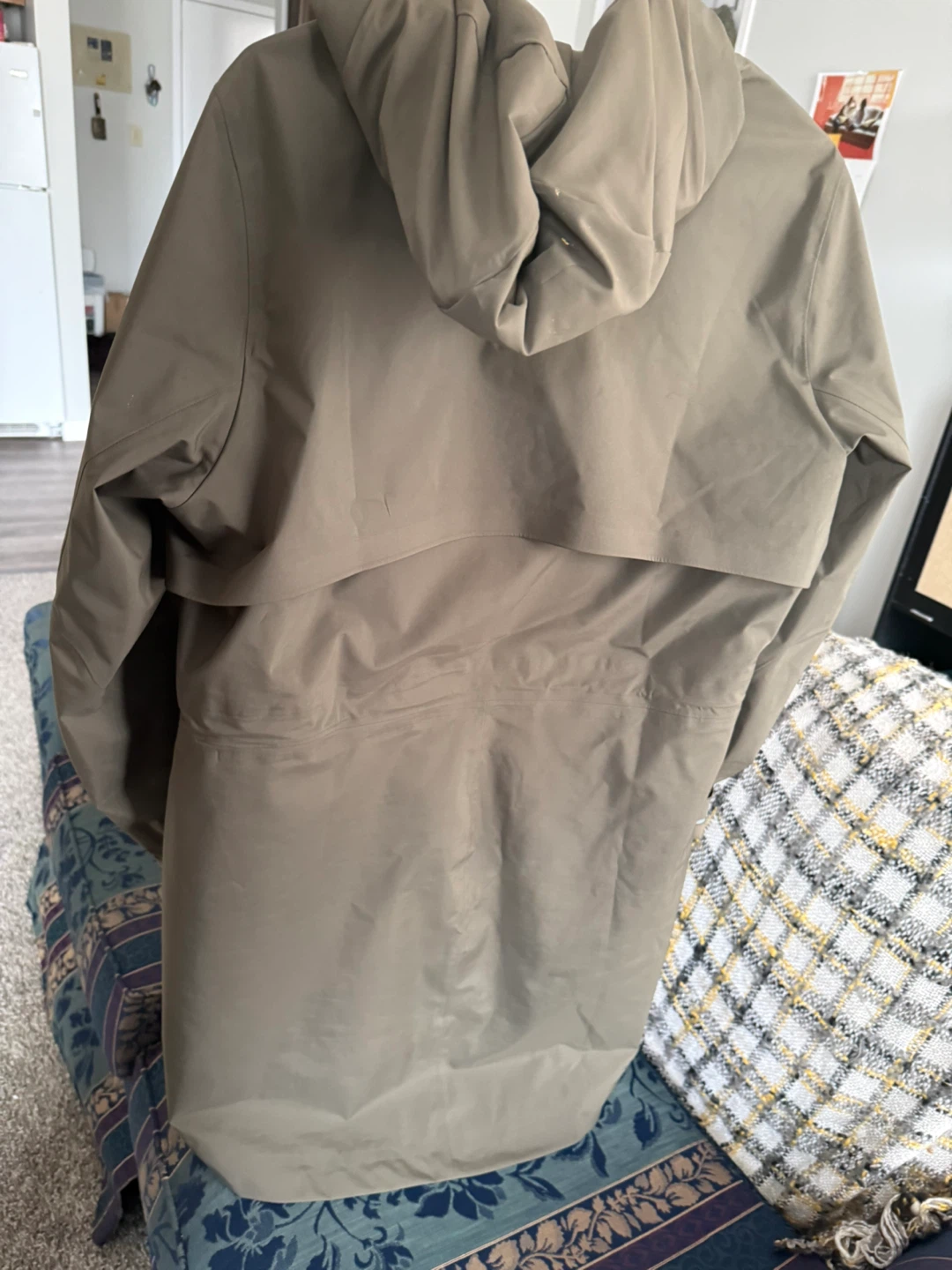 Lululemon Hooded Rain Jacket - Size 12 - photo 2