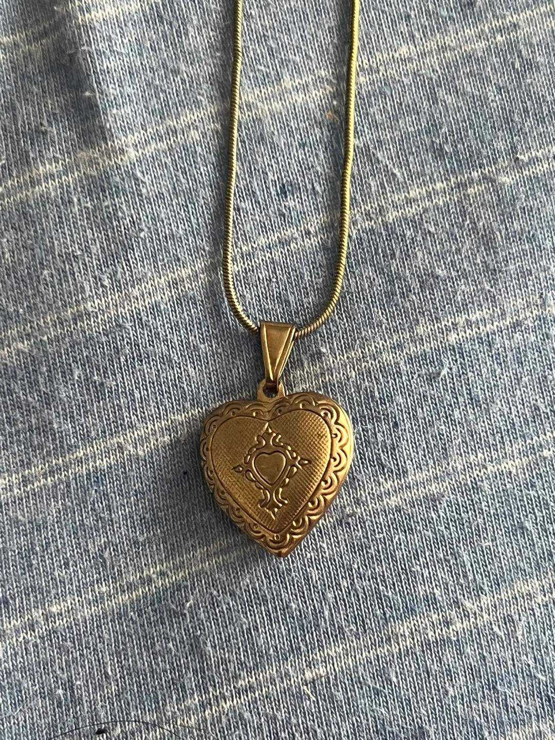 Gold Heart Locket Necklace - photo 2