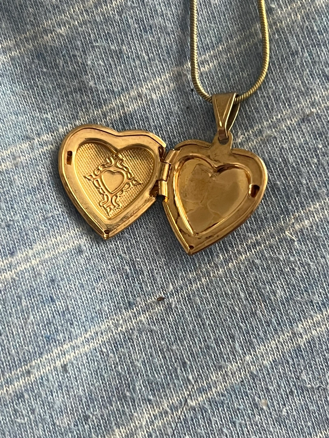 Gold Heart Locket Necklace - photo 4