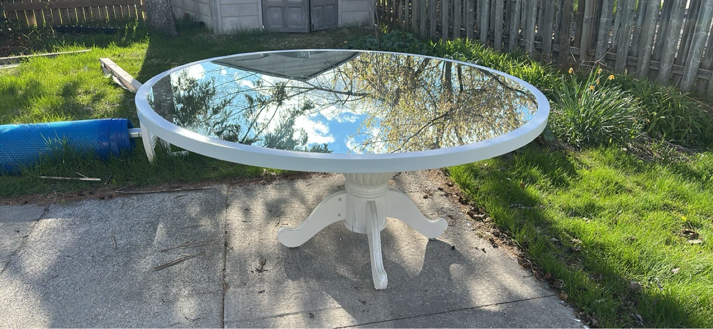 Round Pedestal Table with Mirrored Top