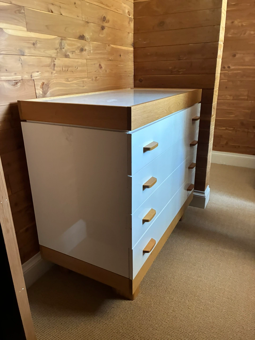 ELLA AND ELLIOT White and Wood 4-Drawer Dresser - photo 3