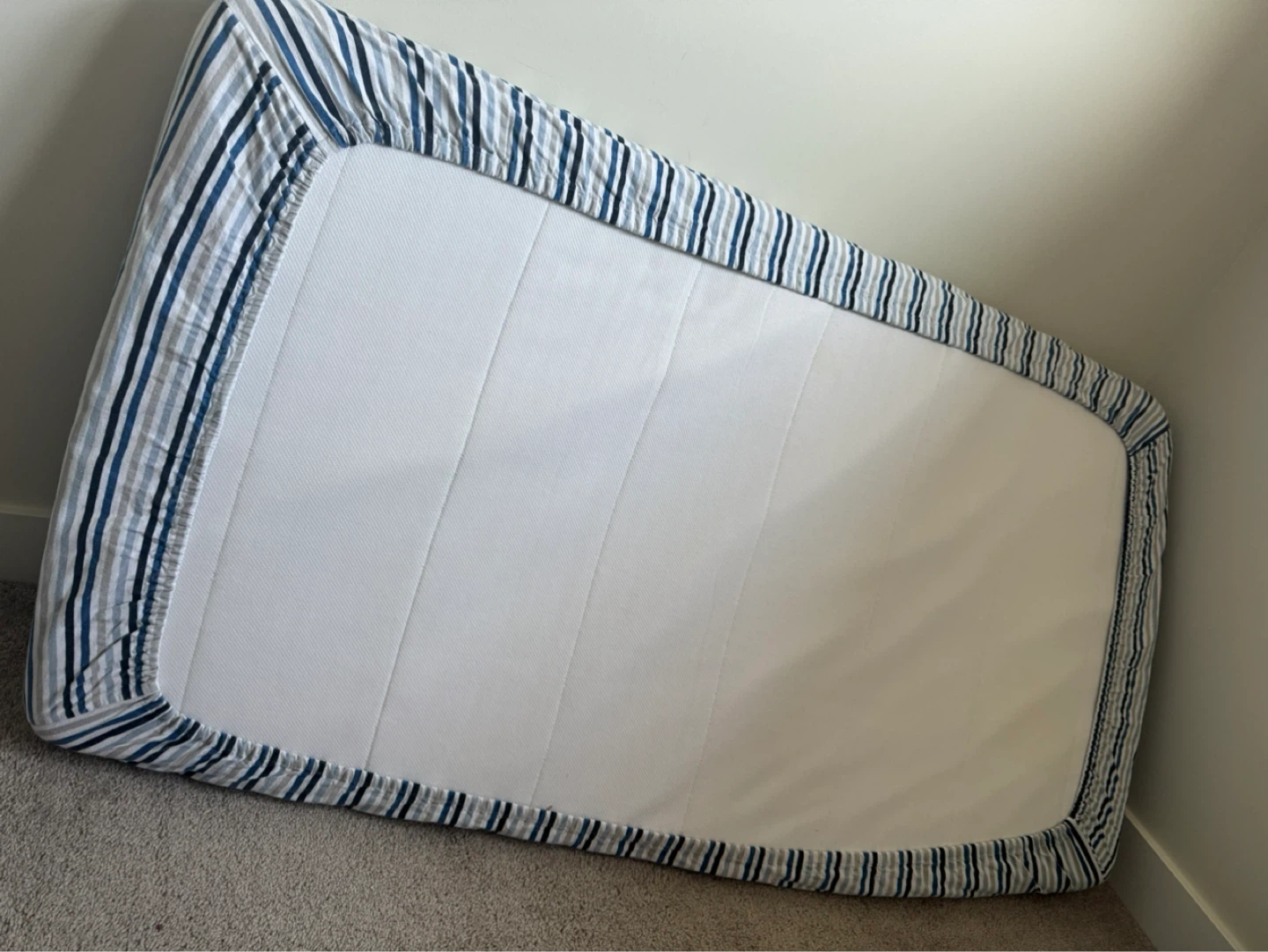 Baby crib and Mattress Set with Bedding - photo 3