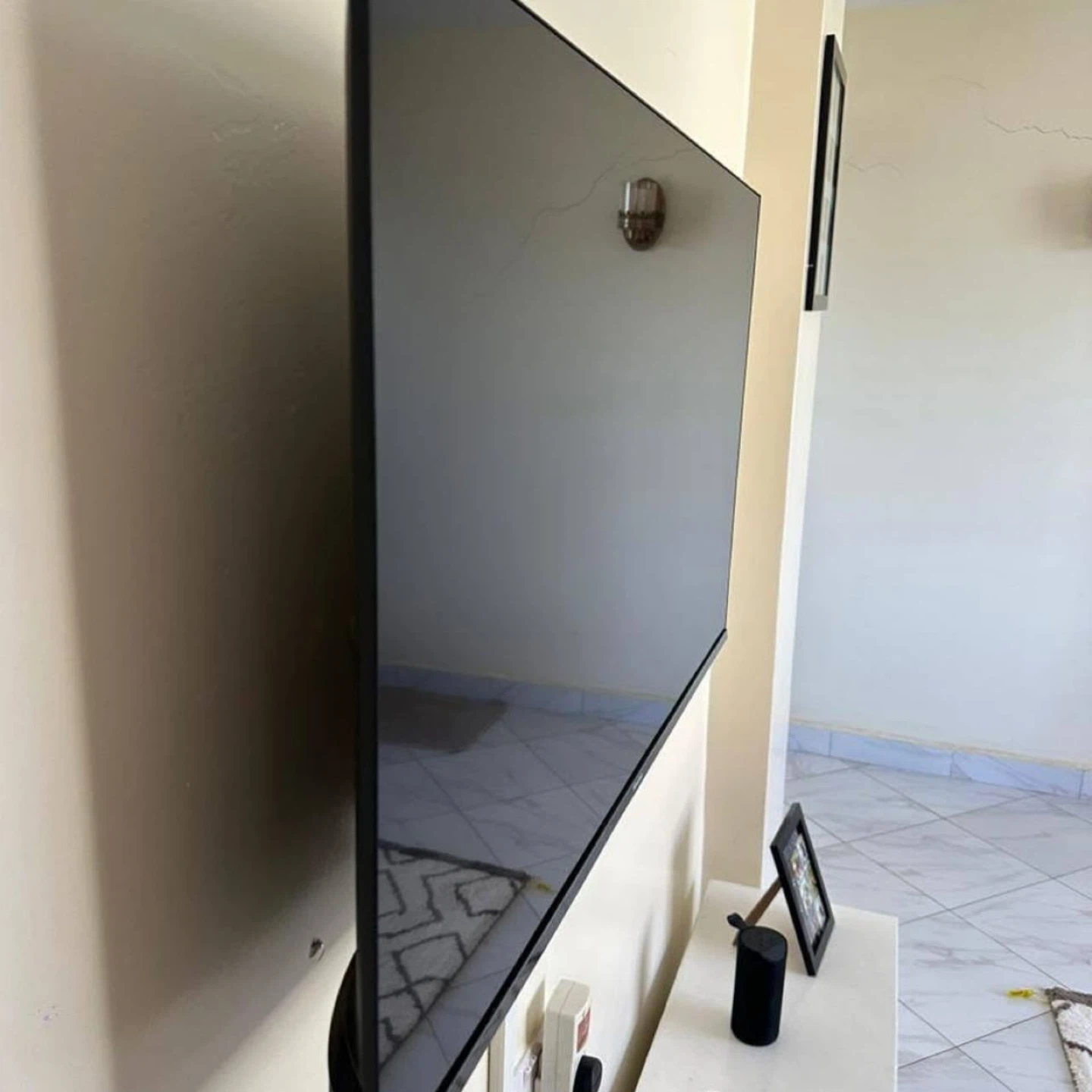 Hisense Flat Screen TV - photo 3