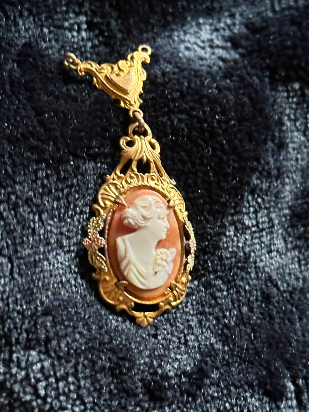 Antique gold filled Cameo Pendant - photo 2