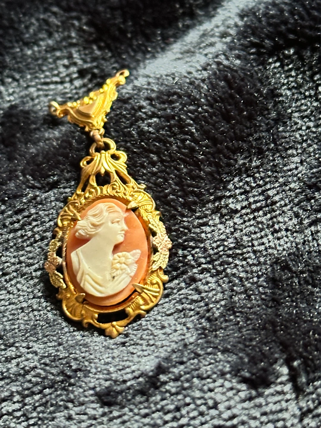 Antique gold filled Cameo Pendant - photo 3