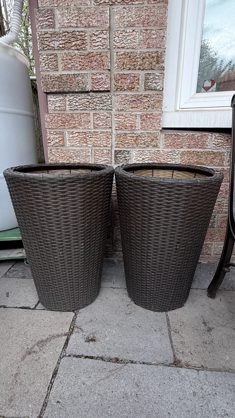Set of 2 Brown Wicker-Style Planters - photo 2