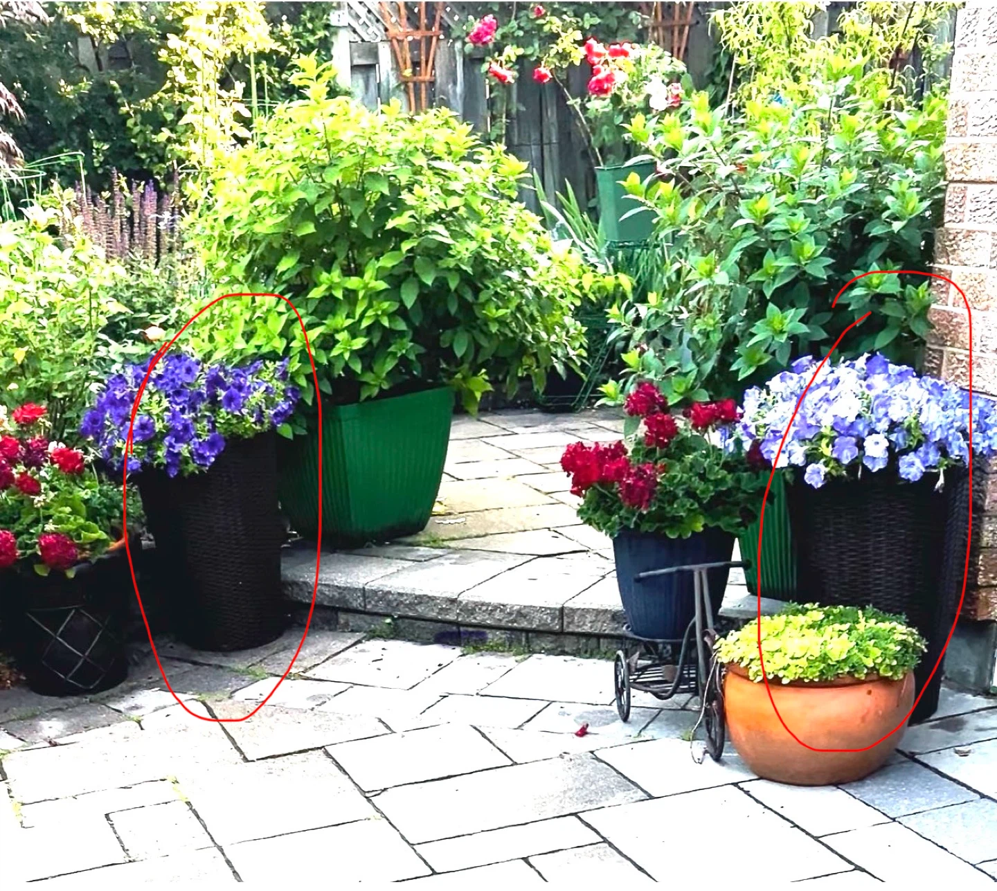 Set of 2 Brown Wicker-Style Planters