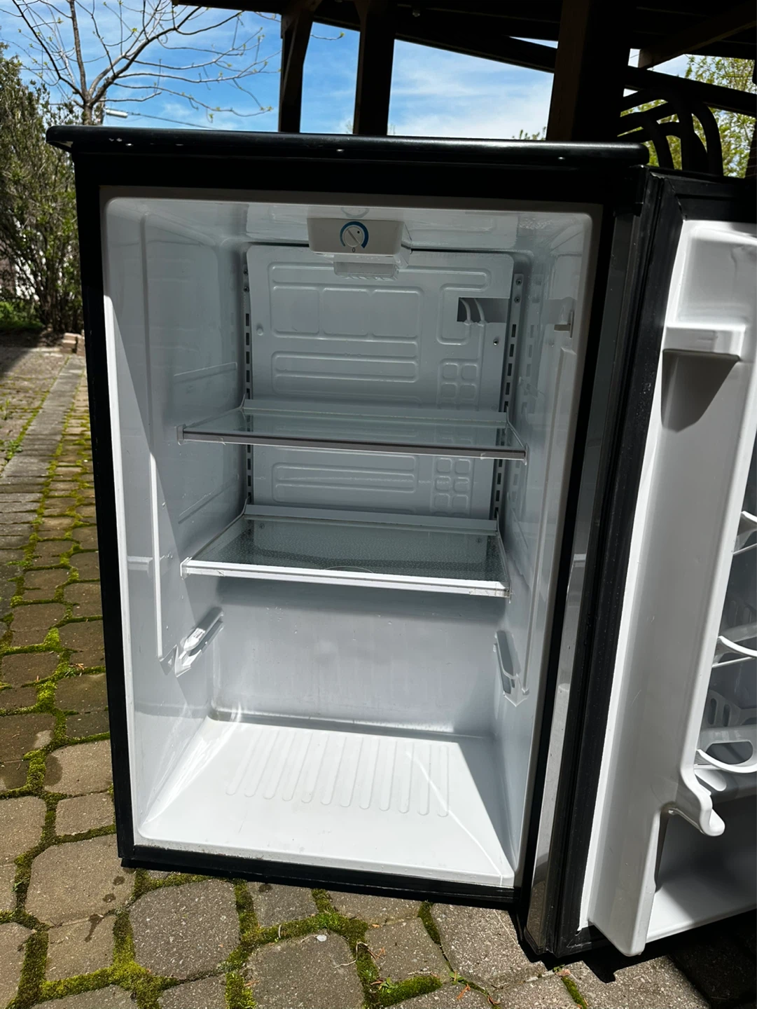 Danby Designer 4.4 L Compact Refrigerator - photo 3