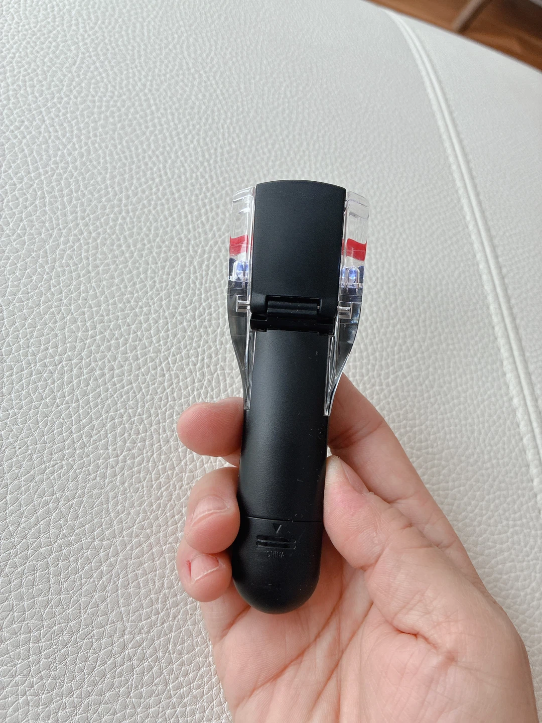 Revlon Eyelash Curler with light - photo 3