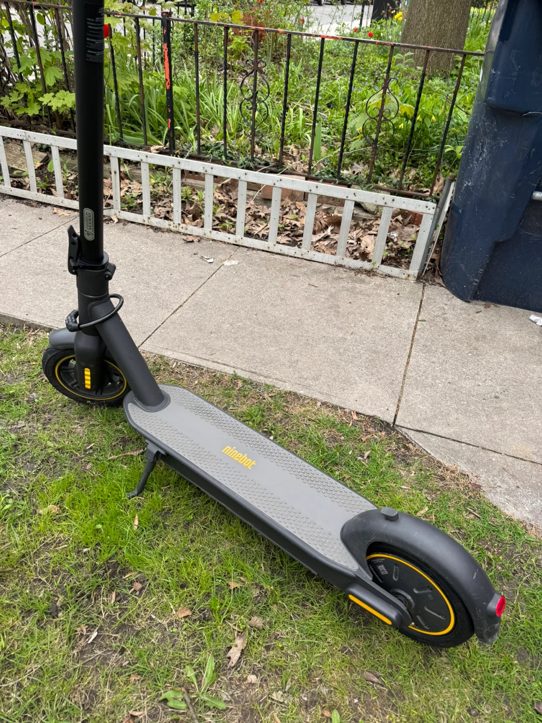 Segway Ninebot G30 Electric Scooter - photo 4