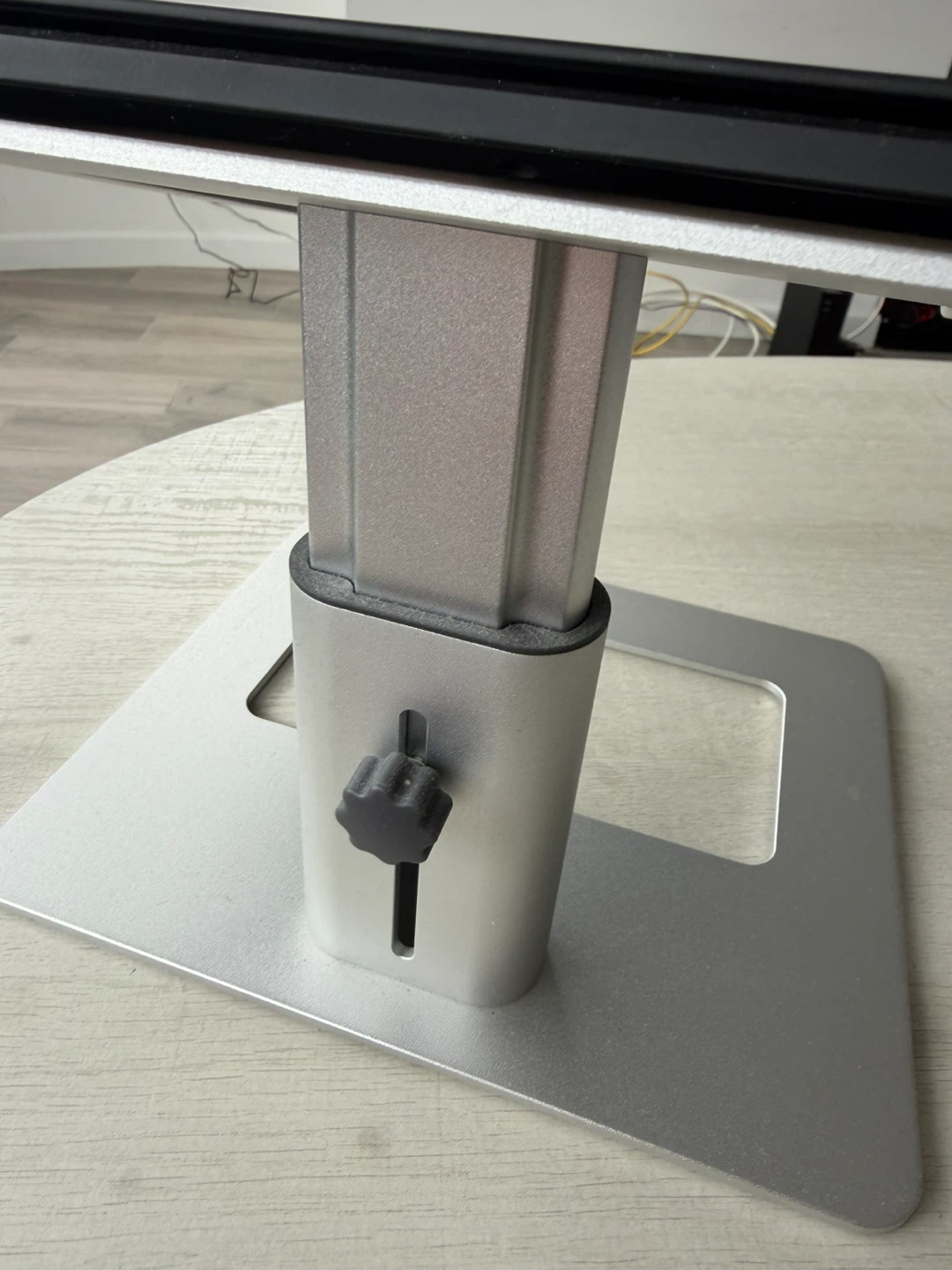Aluminum Adjustable Laptop Stand (barely used) - photo 3