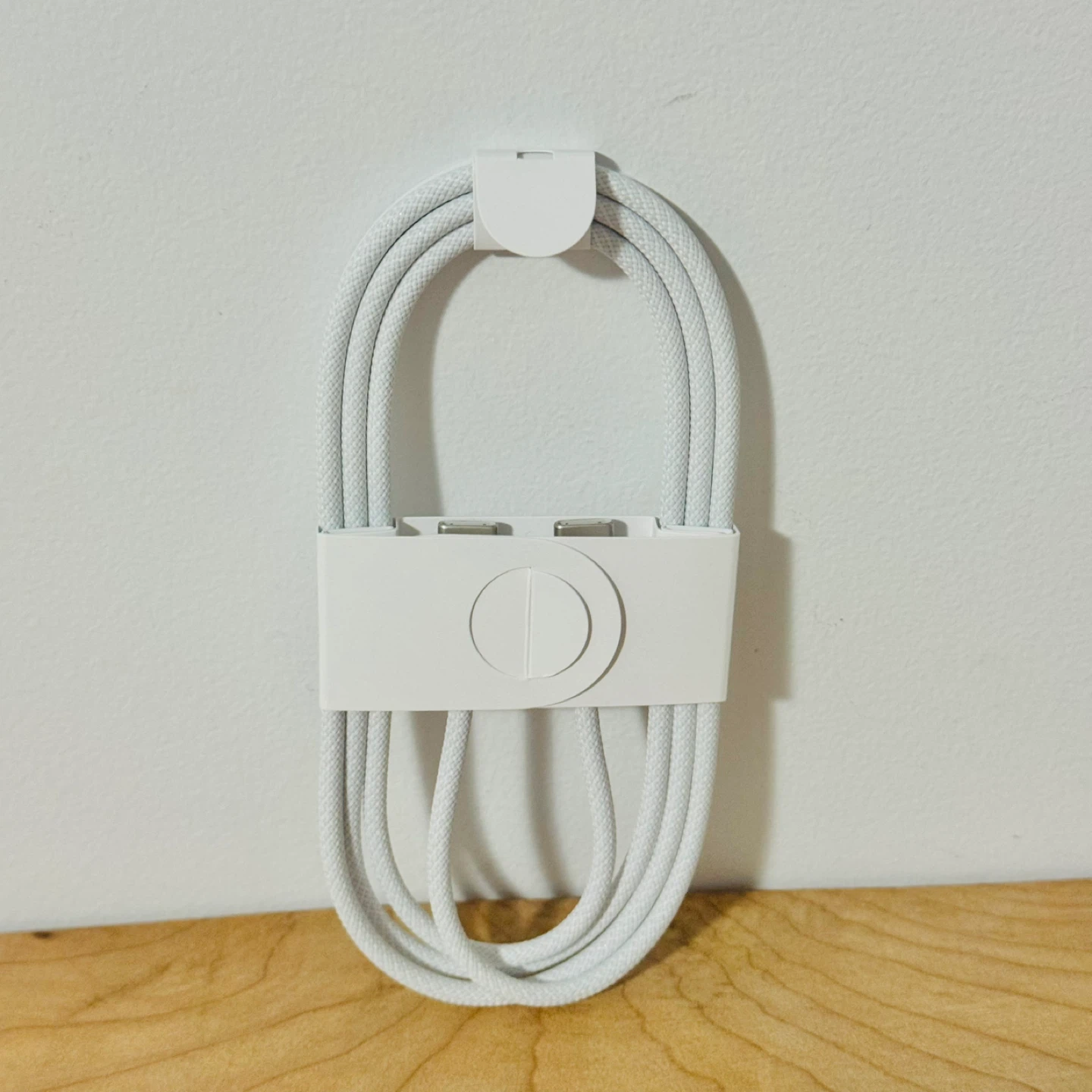 Apple Braided USB-C Cable 1 Meter - Brand New - photo 2