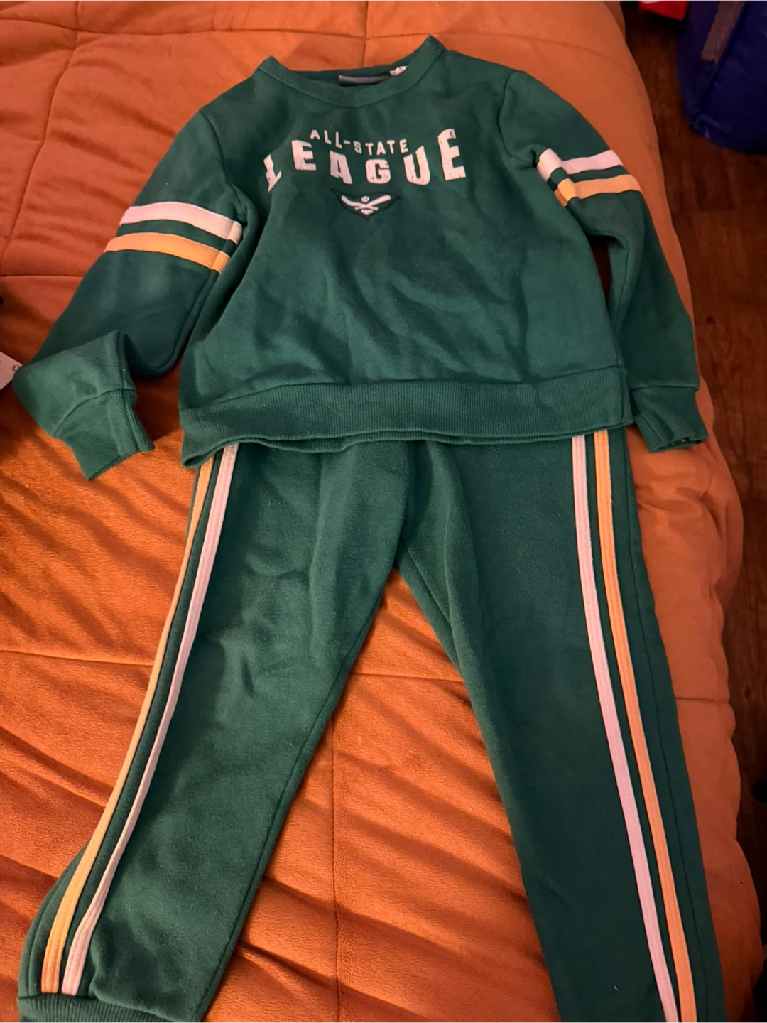 The Children's Place Green "All-League" Sweat Set Size 4T