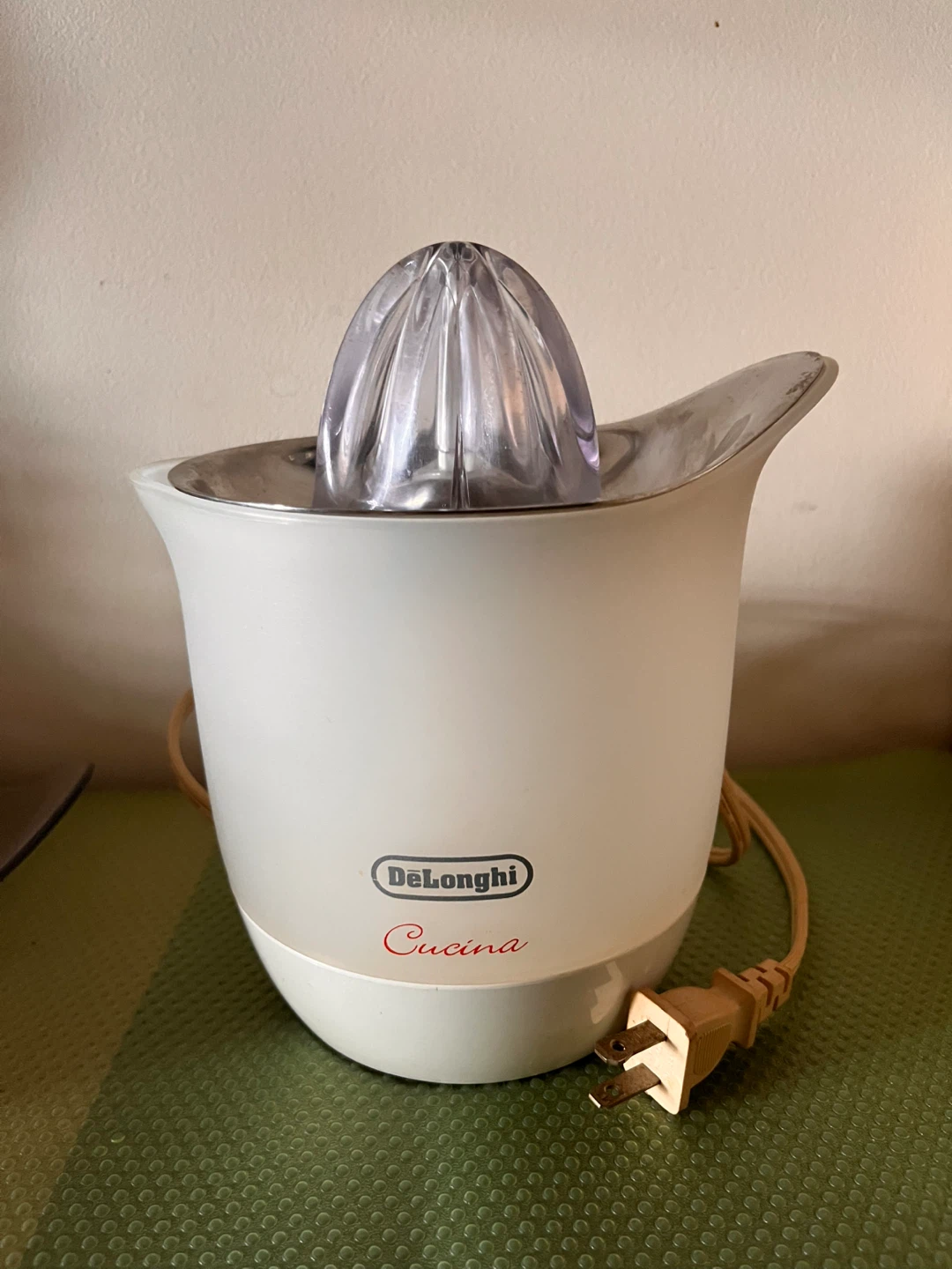 DeLonghi Cucina Citrus Juicer - photo 2