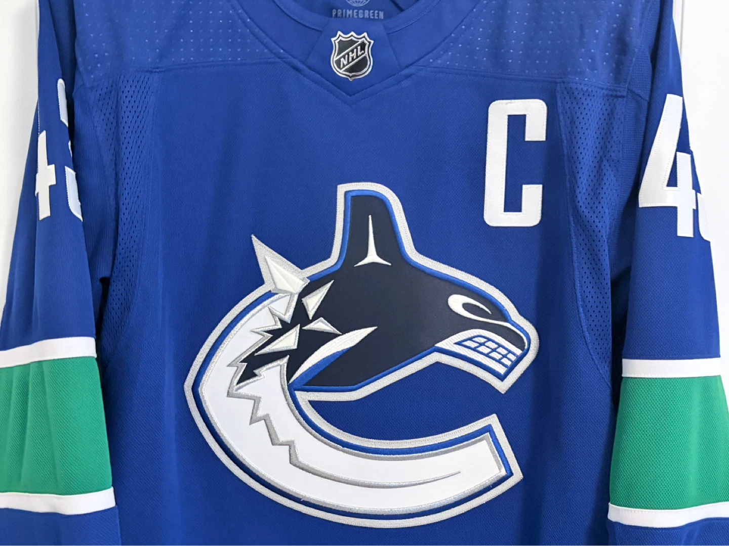 Authentic Adidas Canucks Quinn Hughes Jersey Size 50 Medium - photo 5