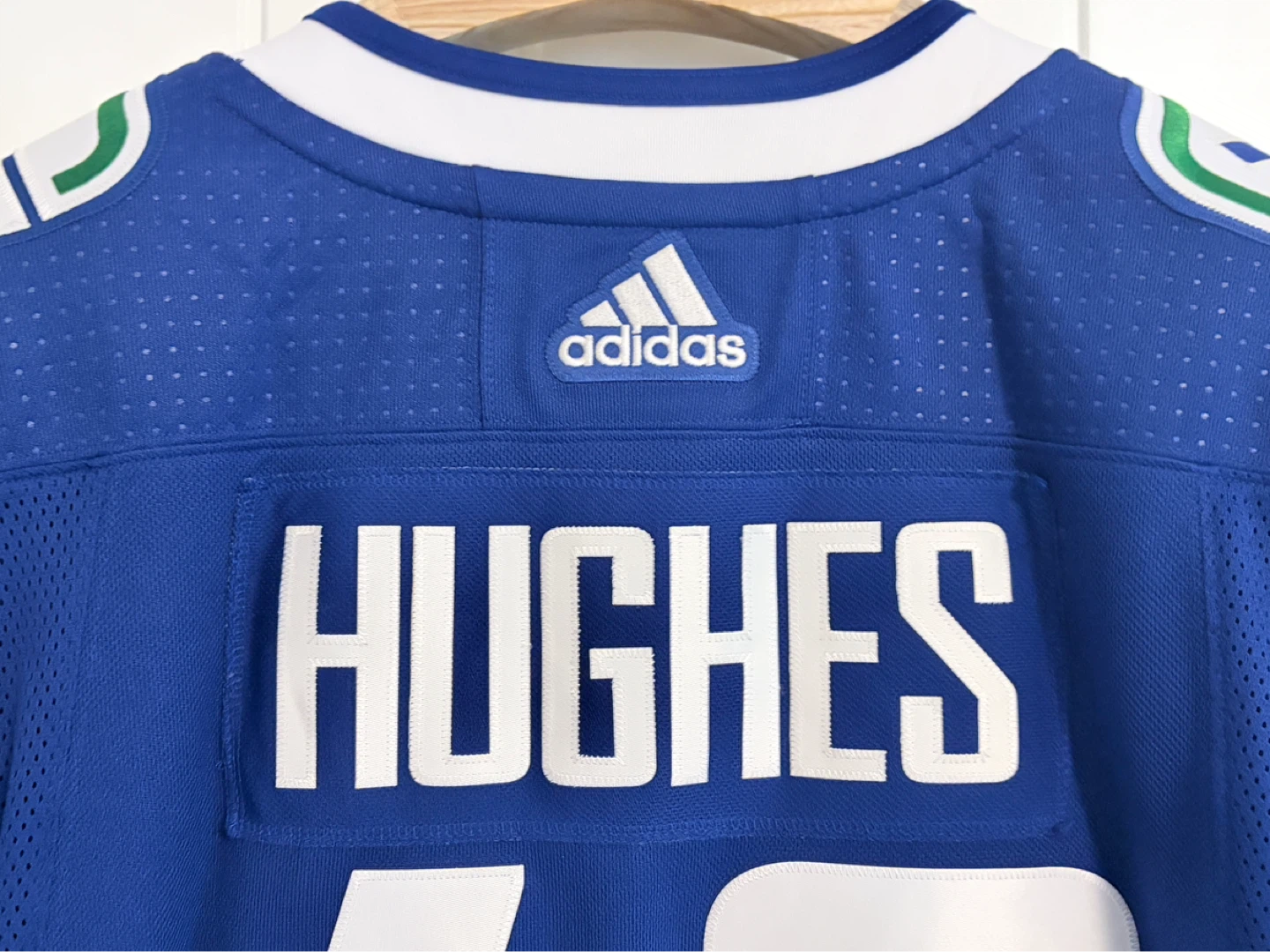 Authentic Adidas Canucks Quinn Hughes Jersey Size 50 Medium - photo 3