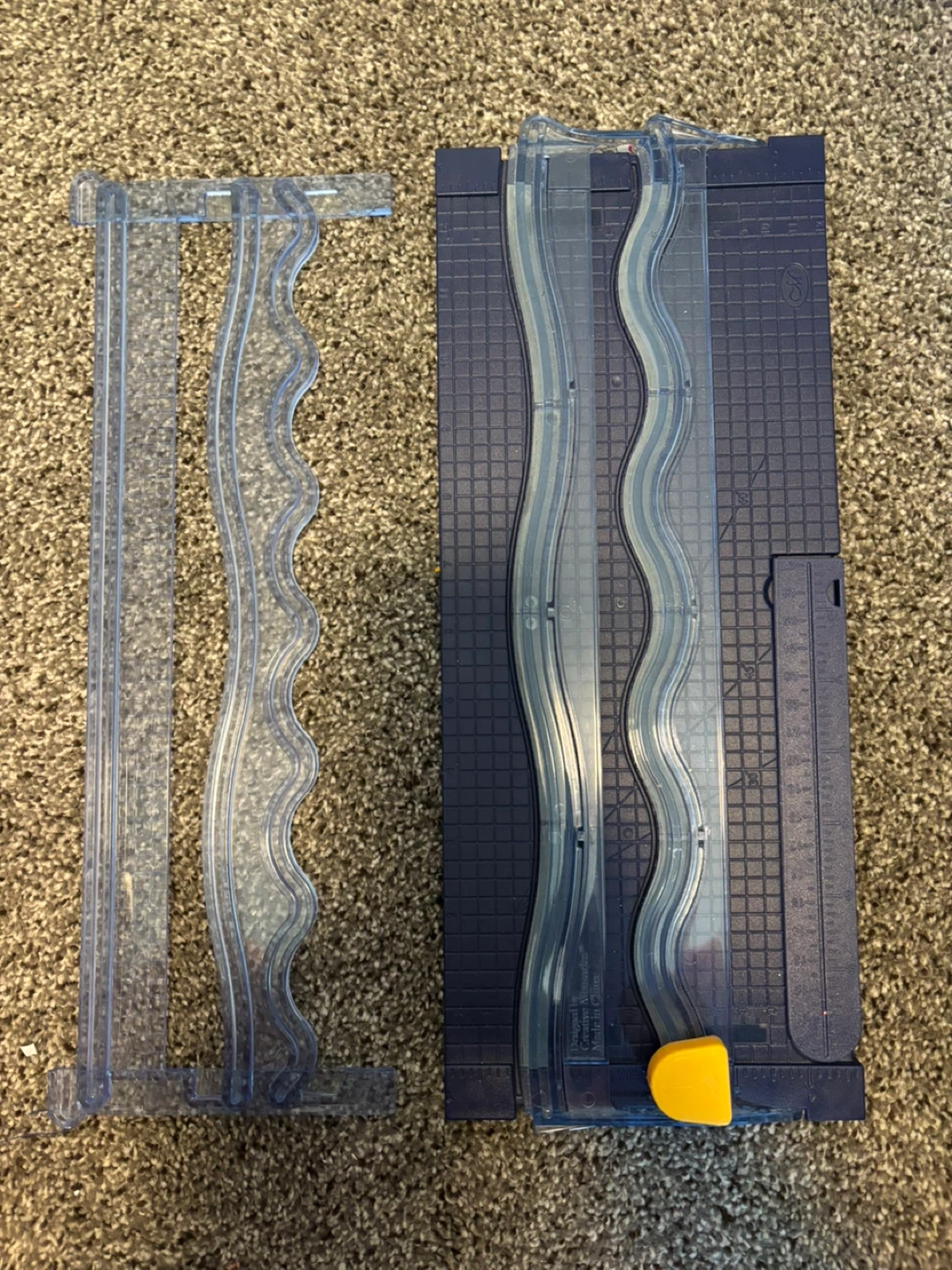 Creative Memories Wave Cutter with Border Punch