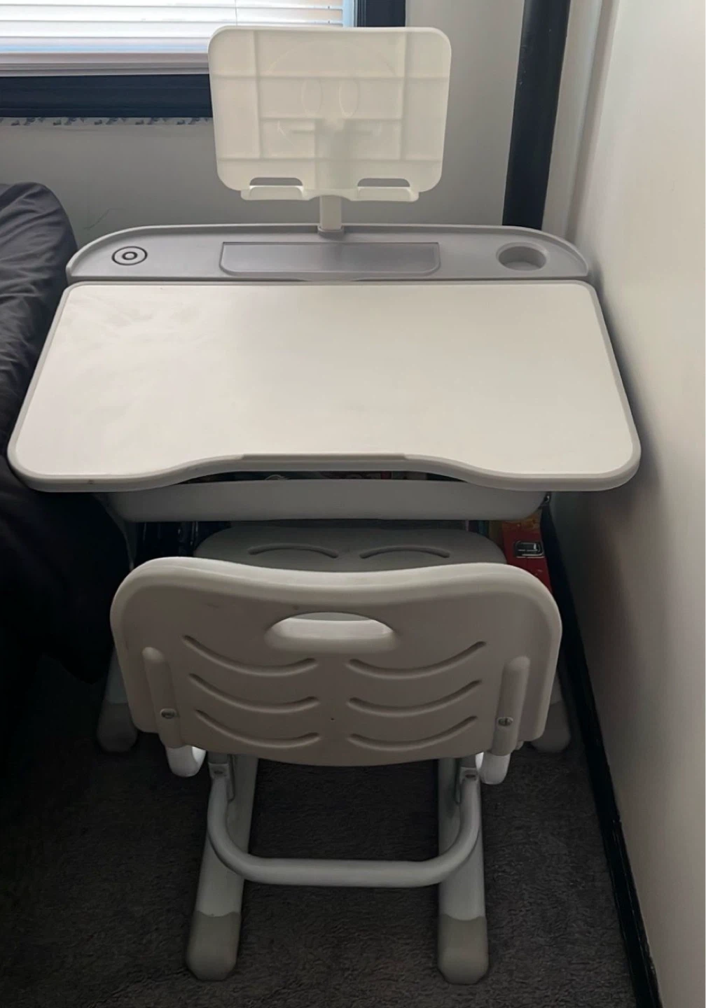 Kids Desk & Chair Set